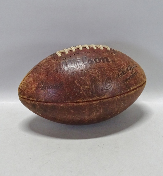 Äldre amerikansk fotboll, Wilson, official NFL, USA