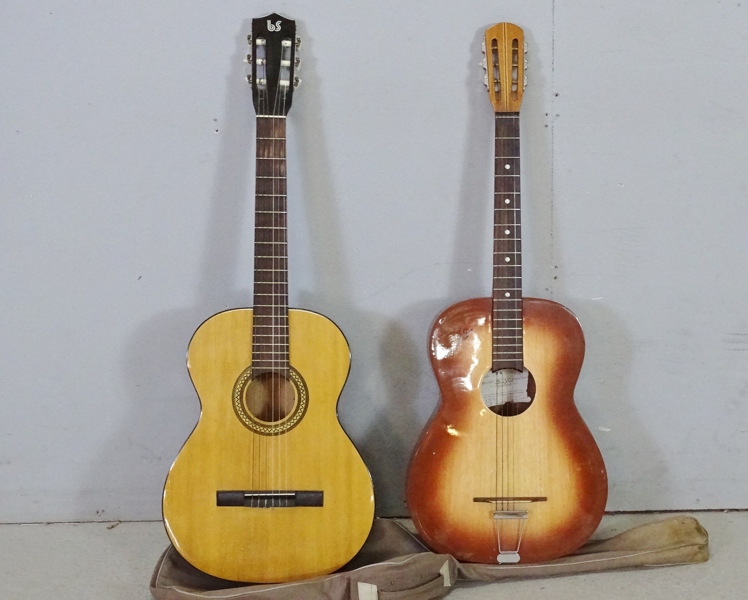 2 st akustiska gitarrer, olika fabrikat