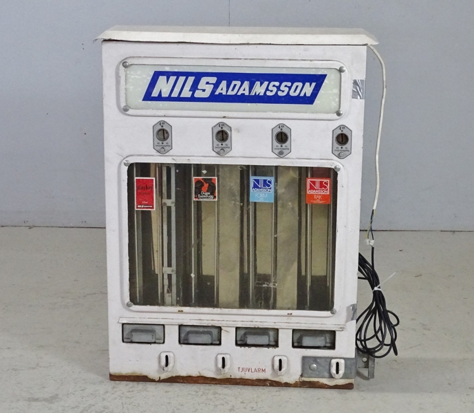 Kondomautomat, Nils Adamsson