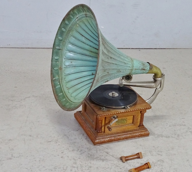 Trattgrammofon, Deutsche Grammophon
