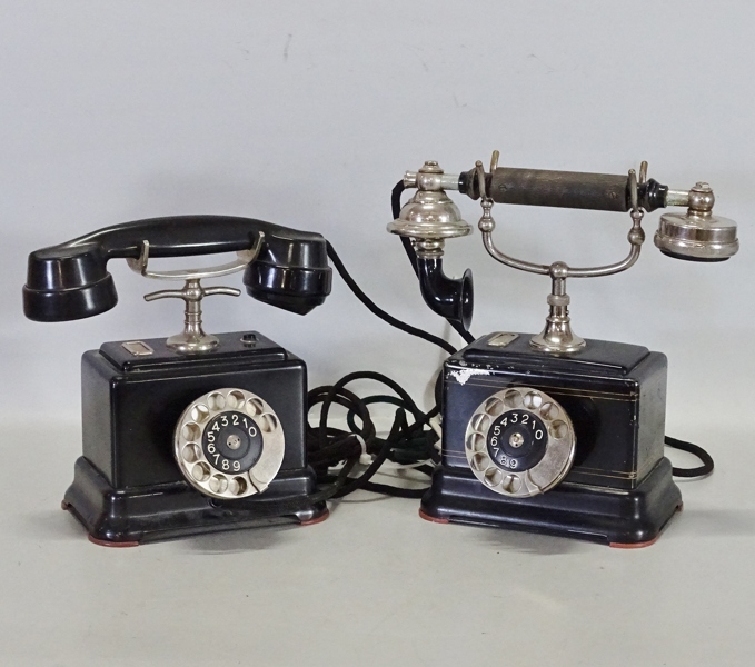 2 st äldre telefoner, L.M. Ericsson