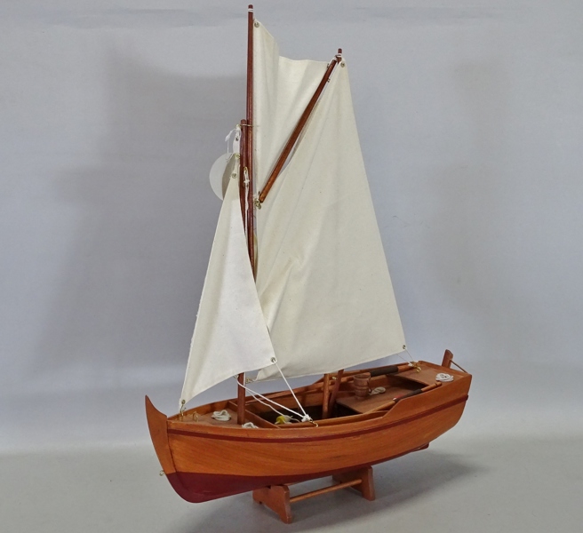 Båtmodell "Fiskebåt" Viktoria Design, Skanör, 19/2000-tal