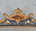 Väggspegel samt ett par ljusplåtar, barockstil, 1900-tal