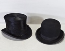 Stormhatt i hattask samt plommonstop och silverkrycka, 1900-talets första häft