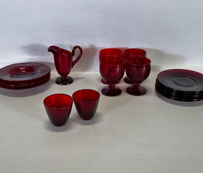 Parti rött glas, Reijmyre, bl. a. Björn Trädgårdh