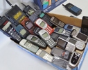 Parti äldre mobiltelefoner