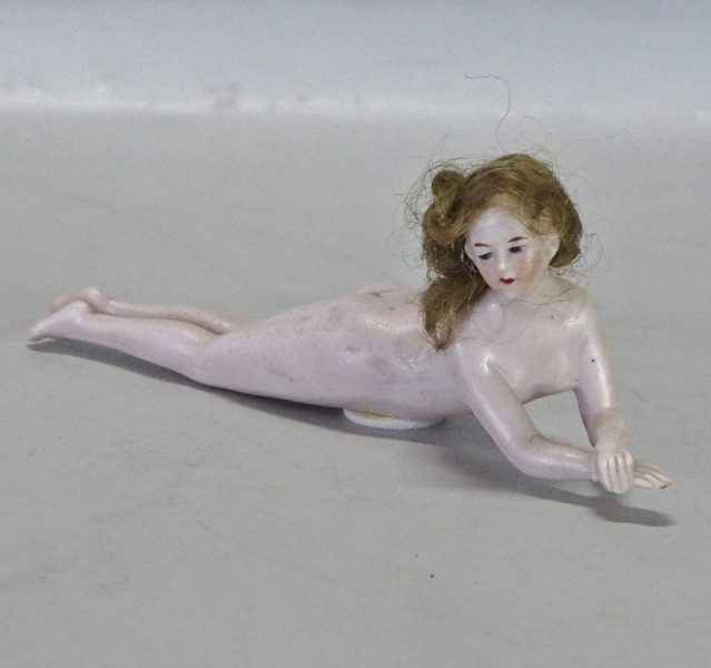 Figurin "Liggande kvinna" Tyskland, 1900-tal