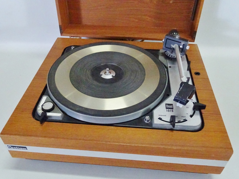 Vinylspelare, Dual, modell 1019
