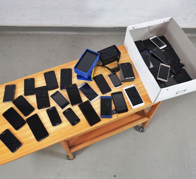 Parti mobiltelefoner, olika fabrikat