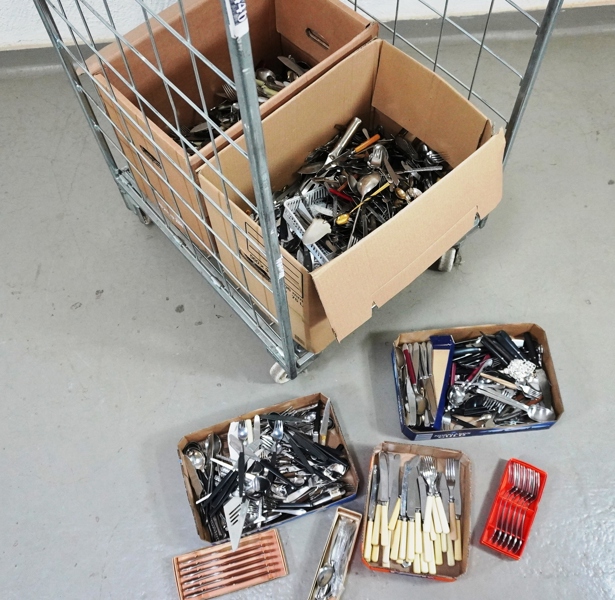 Stort parti bestick, 50+ kg