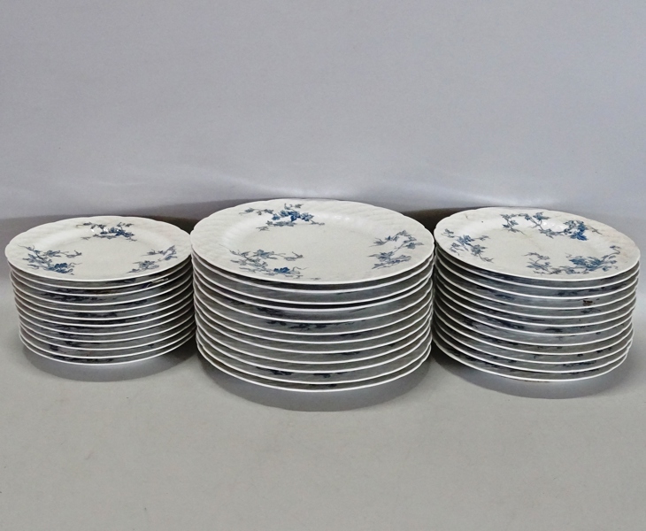 Parti tallrikar samt assietter, "Saint-Saens" B & C, Frankrike, 1900-tal