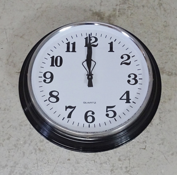 Väggur, oidentifierat fabrikat, 19/2000-tal