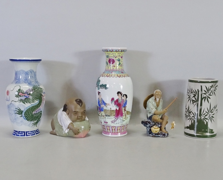 3 vaser samt 2 figuriner, orientaliska, Kina