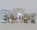 3 vaser samt 2 figuriner, orientaliska, Kina