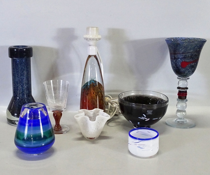 Parti glasföremål, bl. a. Bertil Vallien Kosta Boda, 8 delar