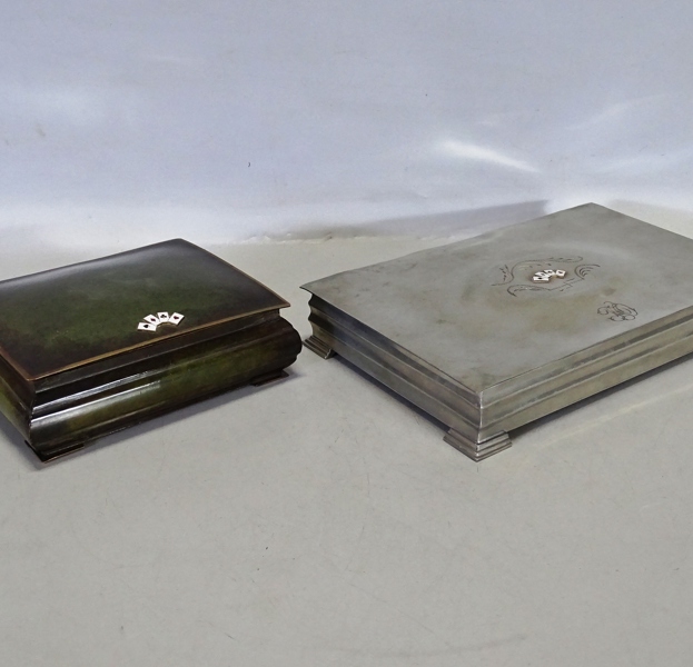 2 st. lockaskar för spelkort, 1900-tal