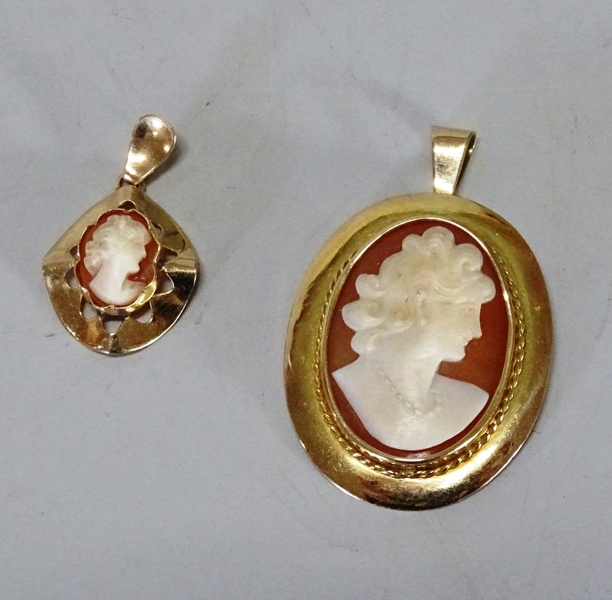 2 st. hängen, Camé, guld 18K, 1900-tal