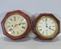 2 st. väggklockor, 1900-talets första hälft