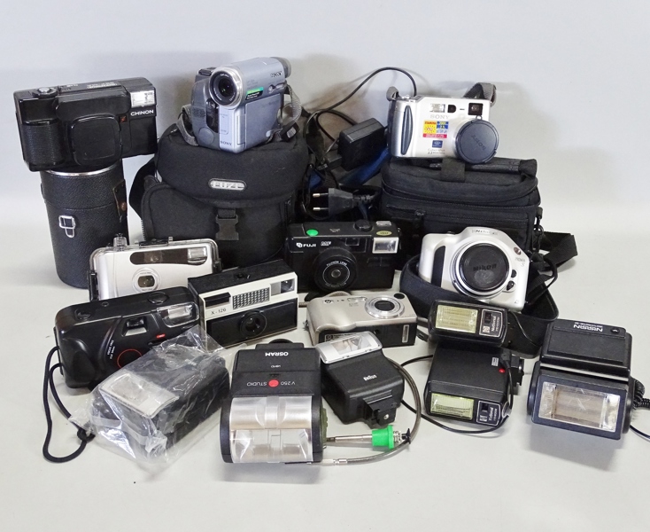 Parti kameror med div. tillbehör