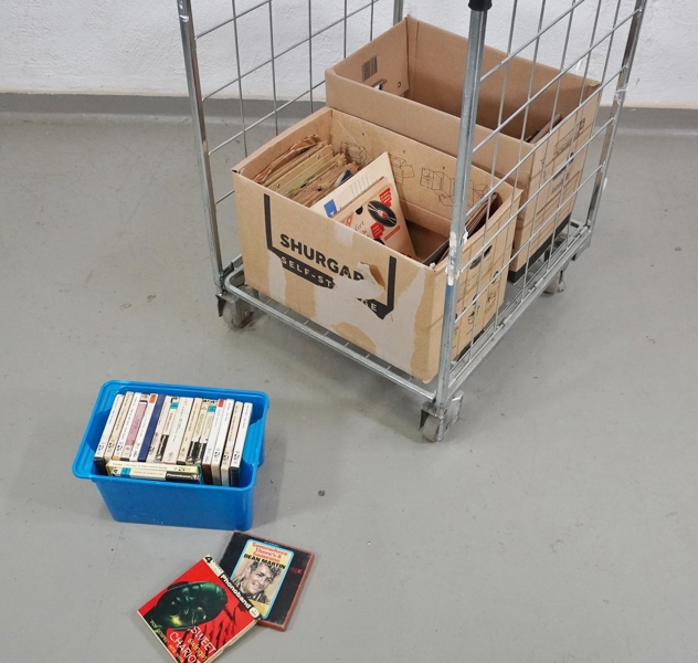 Parti stenkakor samt rullband