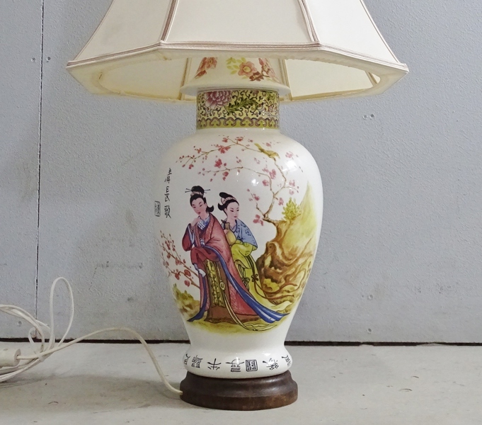 Bordslampa, orientalisk, Kina, 1900-tal