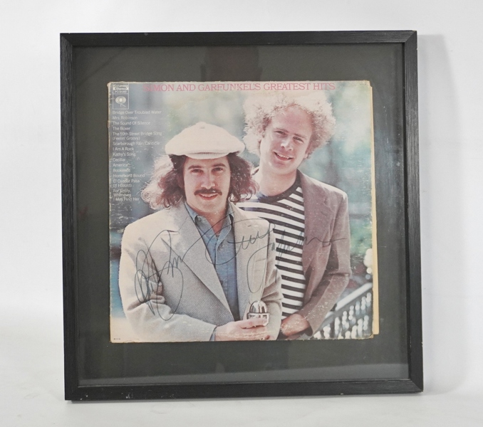 Inramad vinylskiva, med autografer