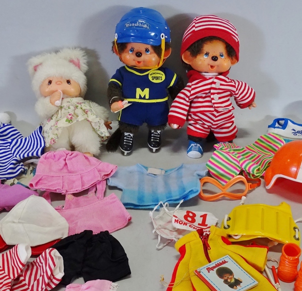 3 st. Monchhichi-dockor med div. tillbehör