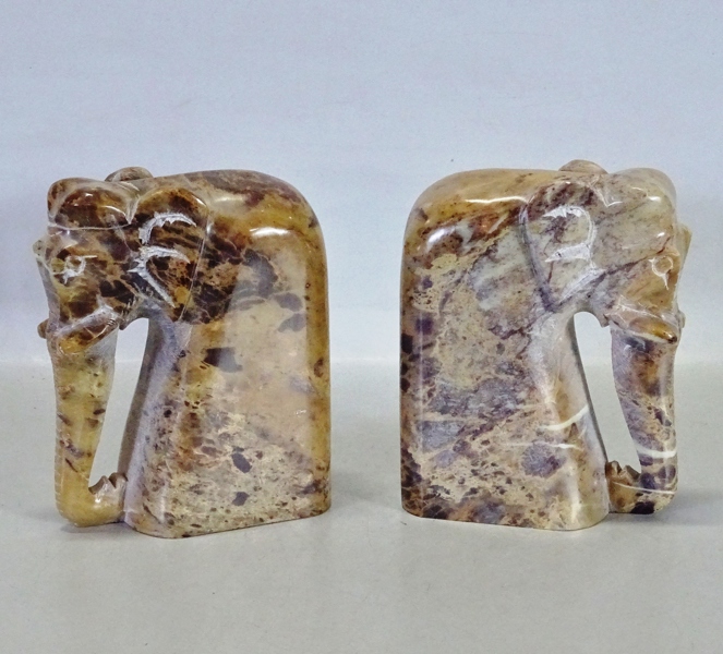 1 par bokstöd "Elefanter" 1900-tal